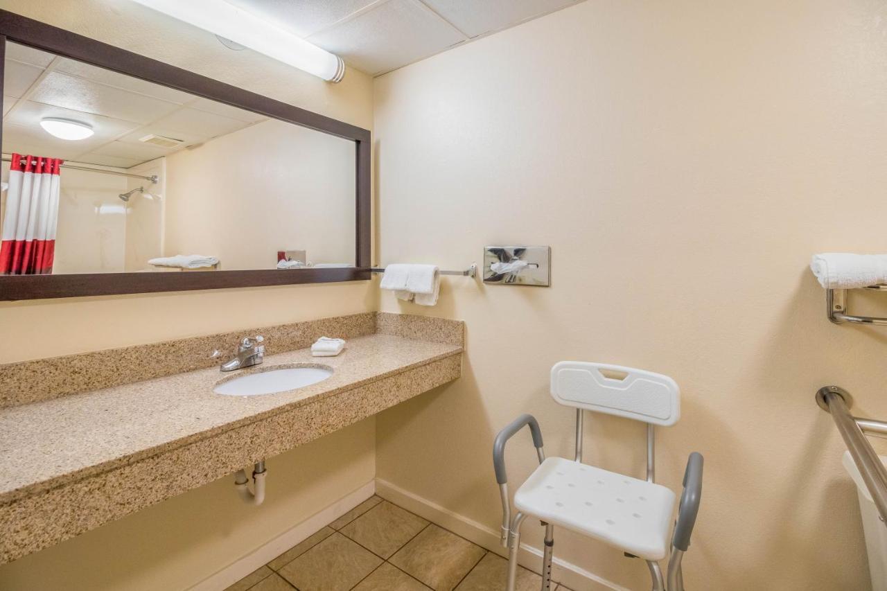Red Roof Inn Clarksville Extérieur photo