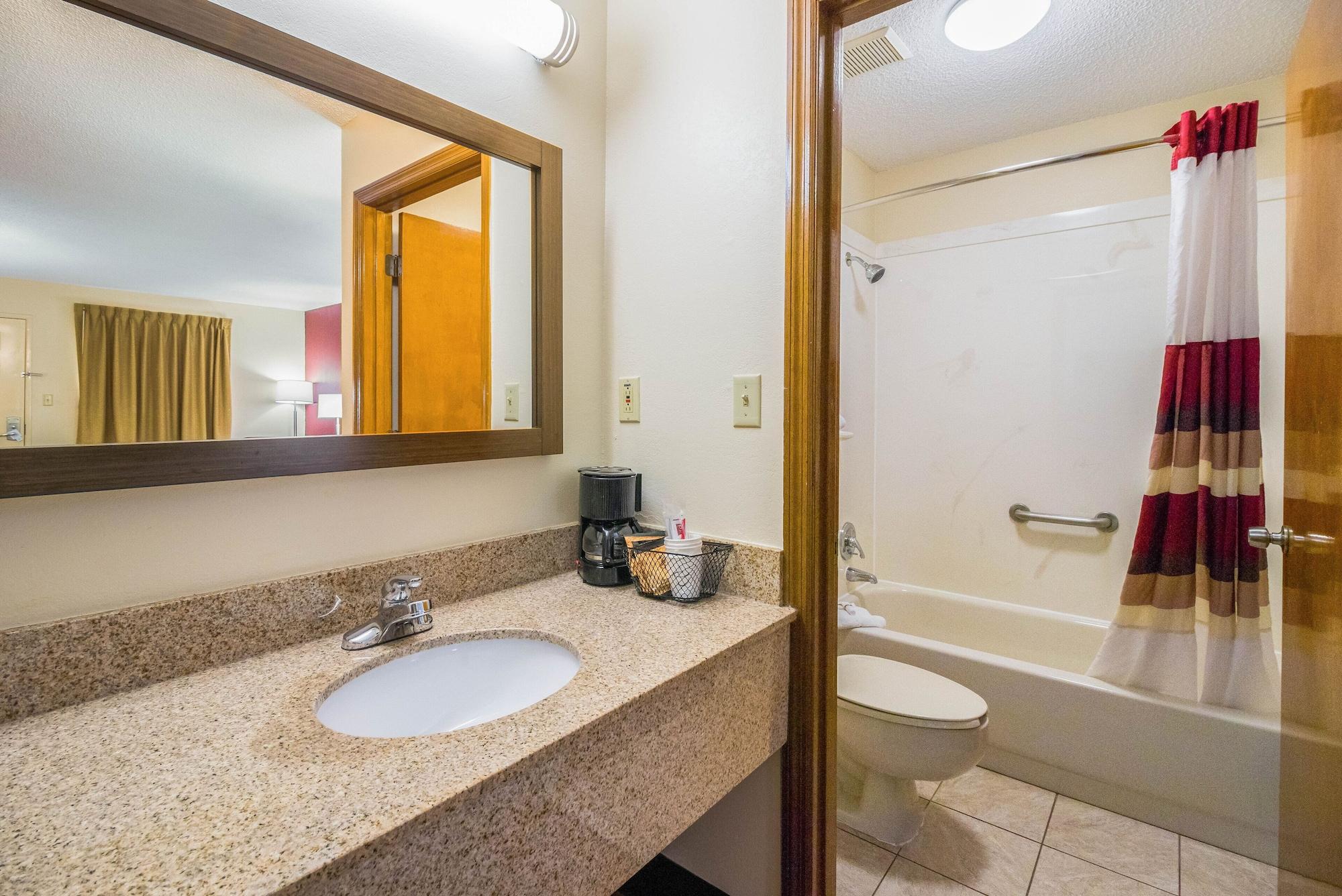 Red Roof Inn Clarksville Extérieur photo
